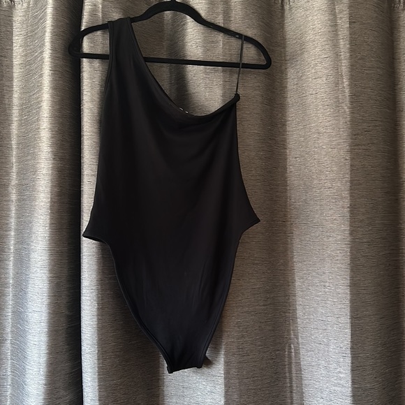 Black one shoulder body suit - Picture 2 of 6